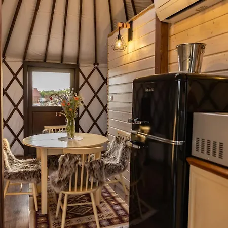 Jurtowe Wzgorze Glamping