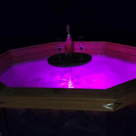 Jurtowe Wzgorze Glamping